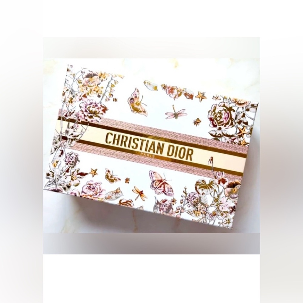 🌸DIOR Gift Box Limited Edition with tissue paper & card